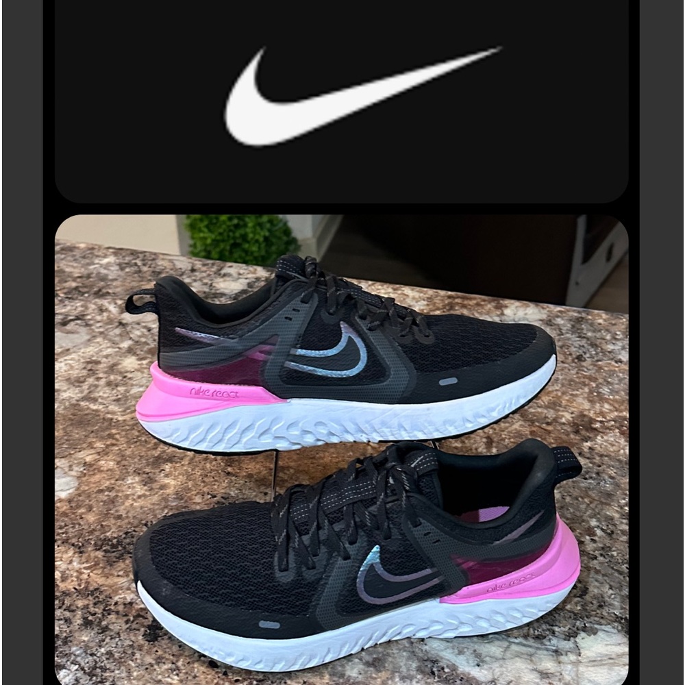 💕Sold💕Nike Women’s React Sneakers